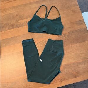 Vuori Dark Green Sports Bra and Leggings Set Size Small